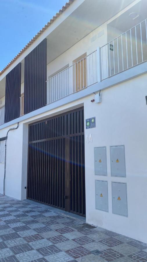 Apartamento Turistico Damajuana Parking Free Espartinas Eksteriør billede