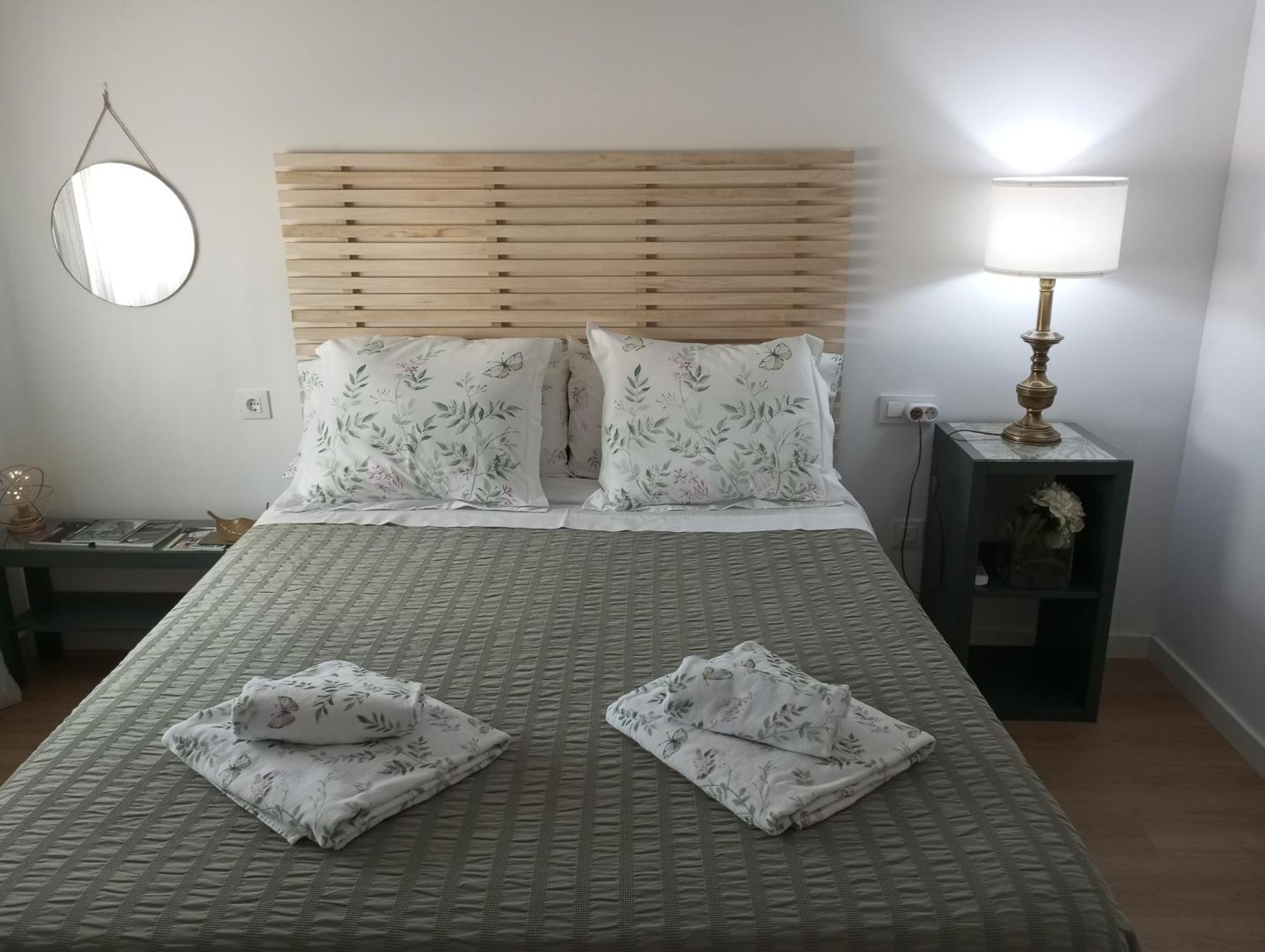 Apartamento Turistico Damajuana Parking Free Espartinas Eksteriør billede