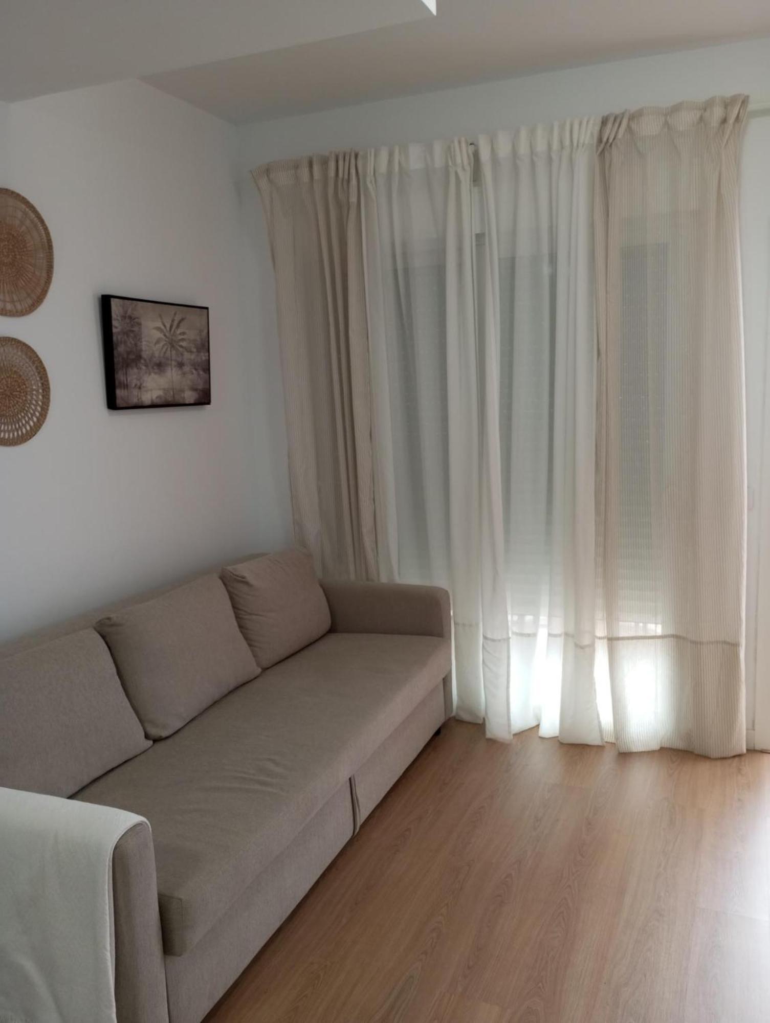 Apartamento Turistico Damajuana Parking Free Espartinas Eksteriør billede